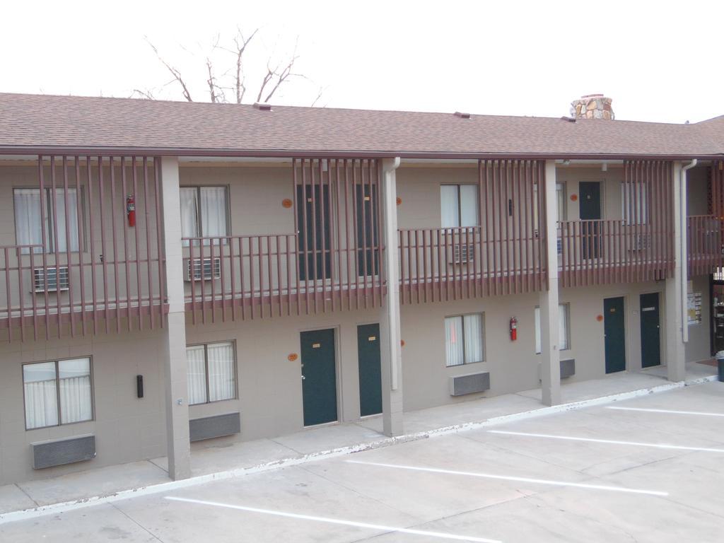 Bear Lodge Motel Sundance Eksteriør bilde